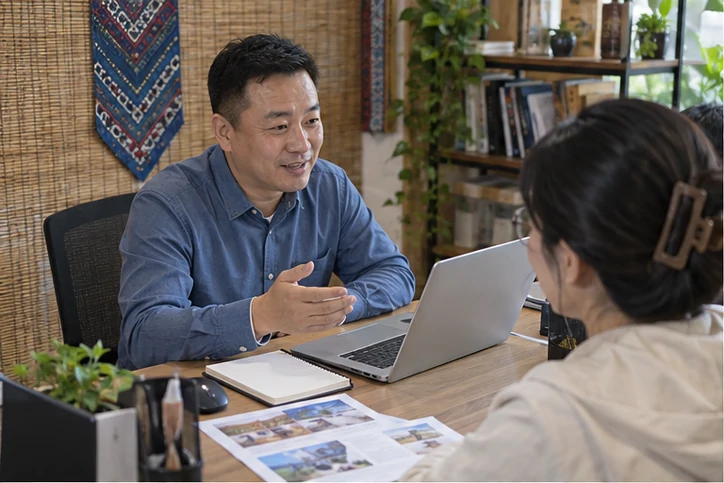 在线客服接待与咨询整理的服务场景示意