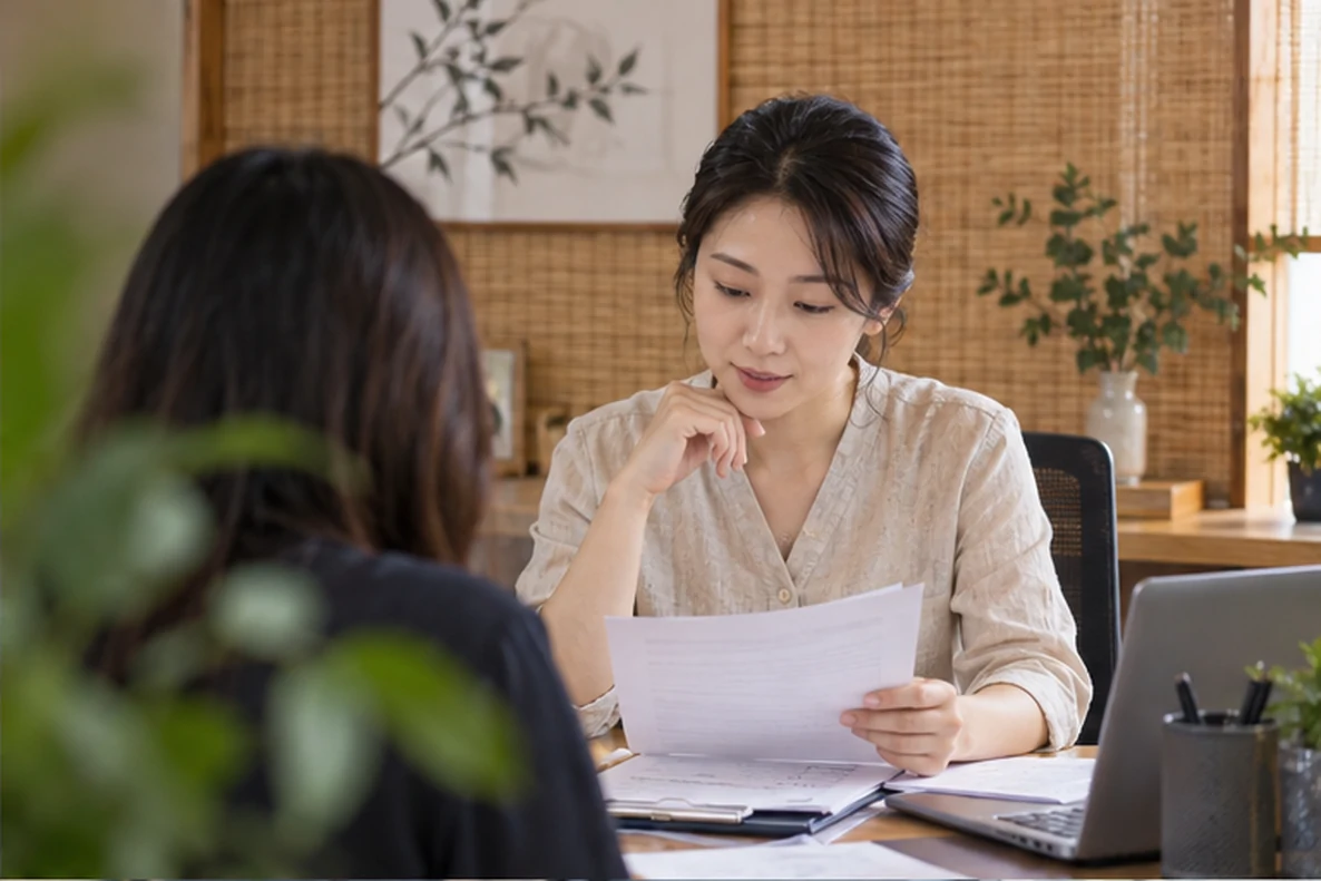 核对注册公司资料与办理事项的服务场景示意