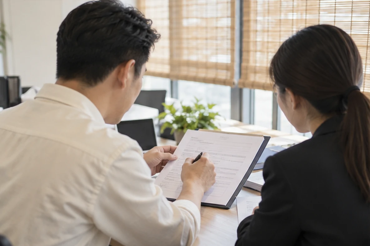 核对注册公司资料与办理事项的服务场景示意