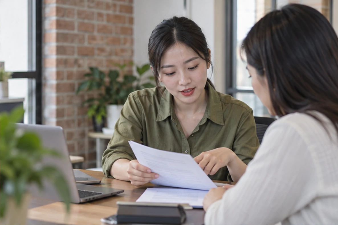 核对注册公司资料与办理事项的服务场景示意